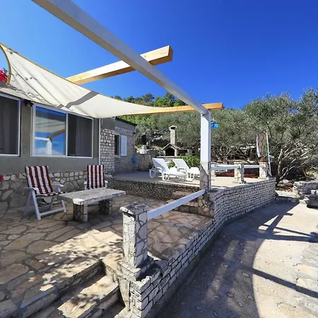 Secluded Fisherman's Cove Stiniva, Korcula - 11389 * Вела-Лука