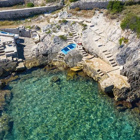 Secluded Fisherman's Cove Stiniva, Korcula - 11389
