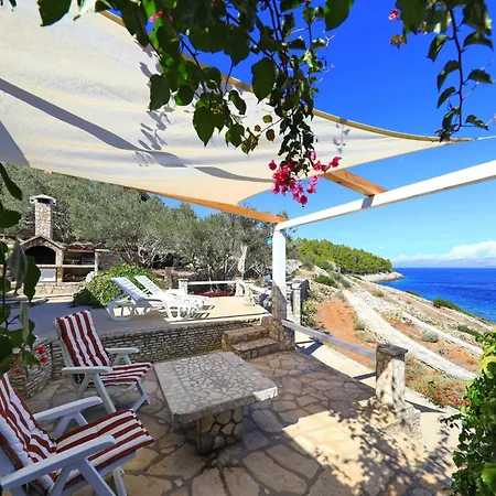 Secluded Fisherman's Cove Stiniva, Korcula - 11389 *